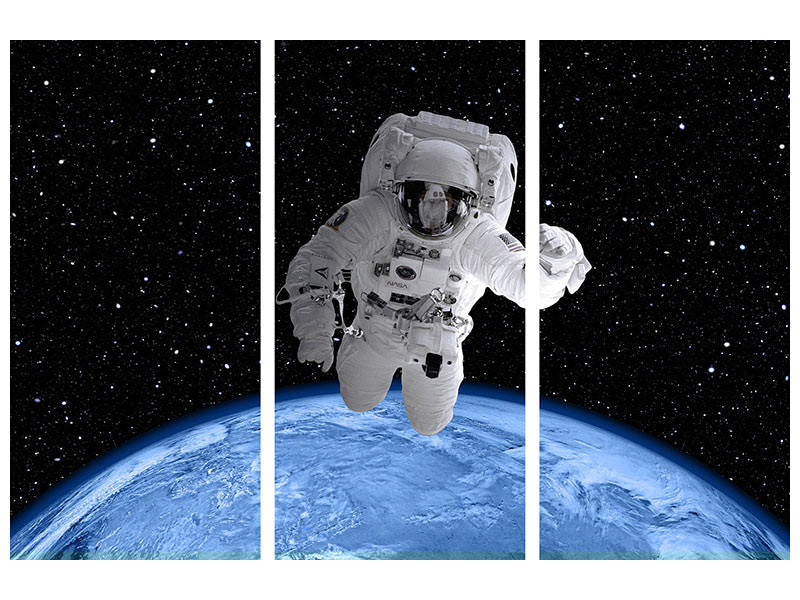 3-piece-canvas-print-in-the-spacesuit