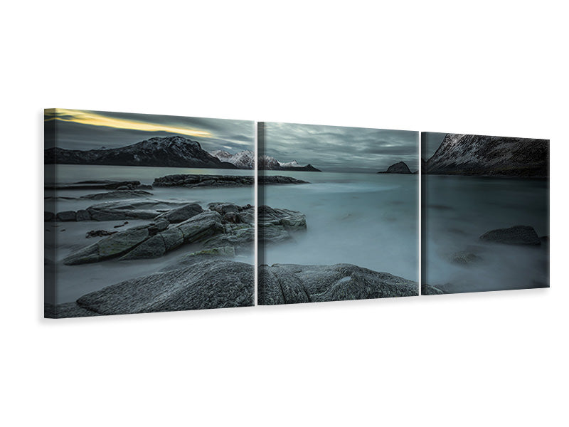 panoramic-3-piece-canvas-print-a-look-from-the-past-or-from-the-future