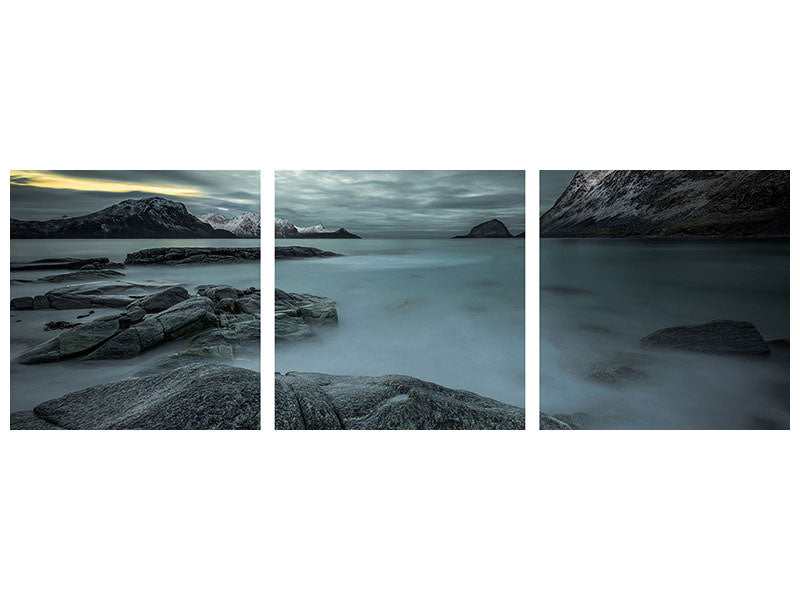 panoramic-3-piece-canvas-print-a-look-from-the-past-or-from-the-future